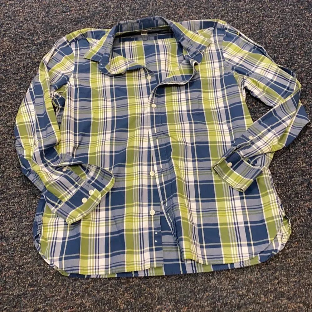 Banana Republic Checkered Button down shirt sz. M